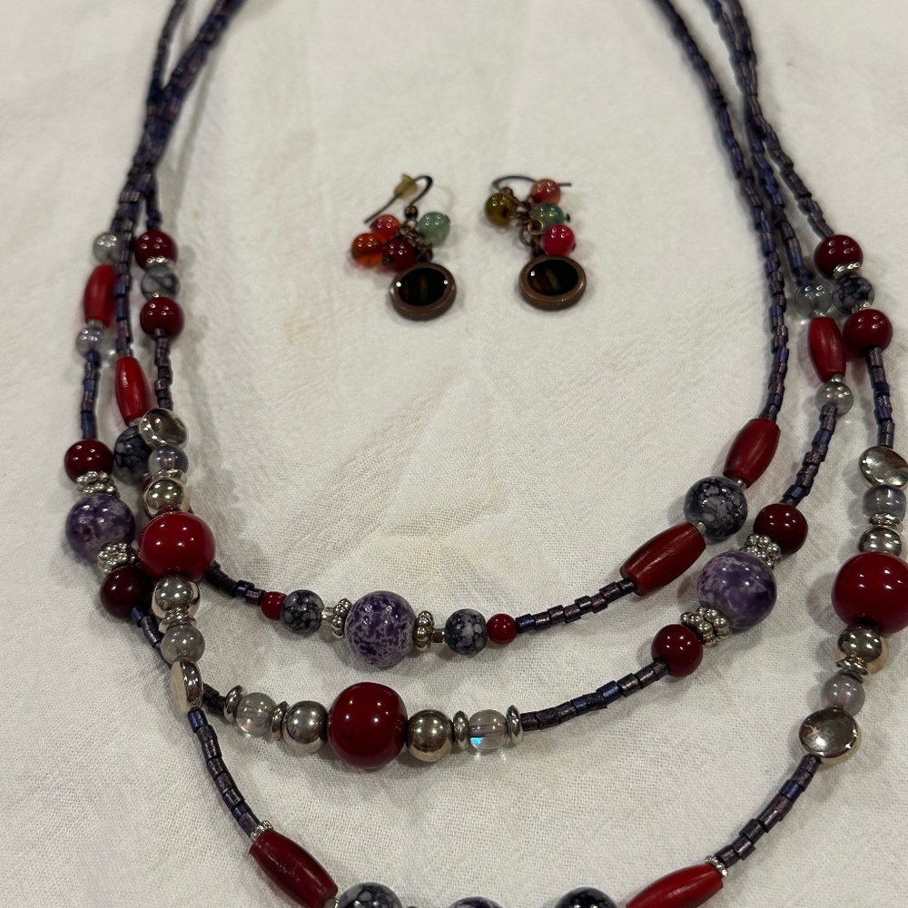 Necklace and earrings set